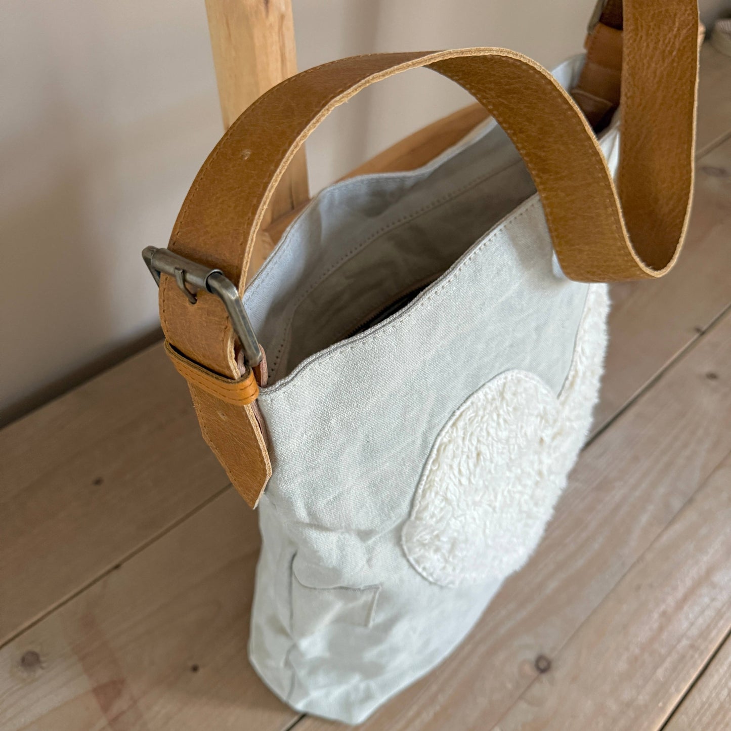 Liefe NL Buckle Bag Teddy heart (vintage light)