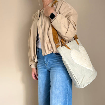 Liefe NL Crossbody Bucket Bag teddy heart - 2 style handle