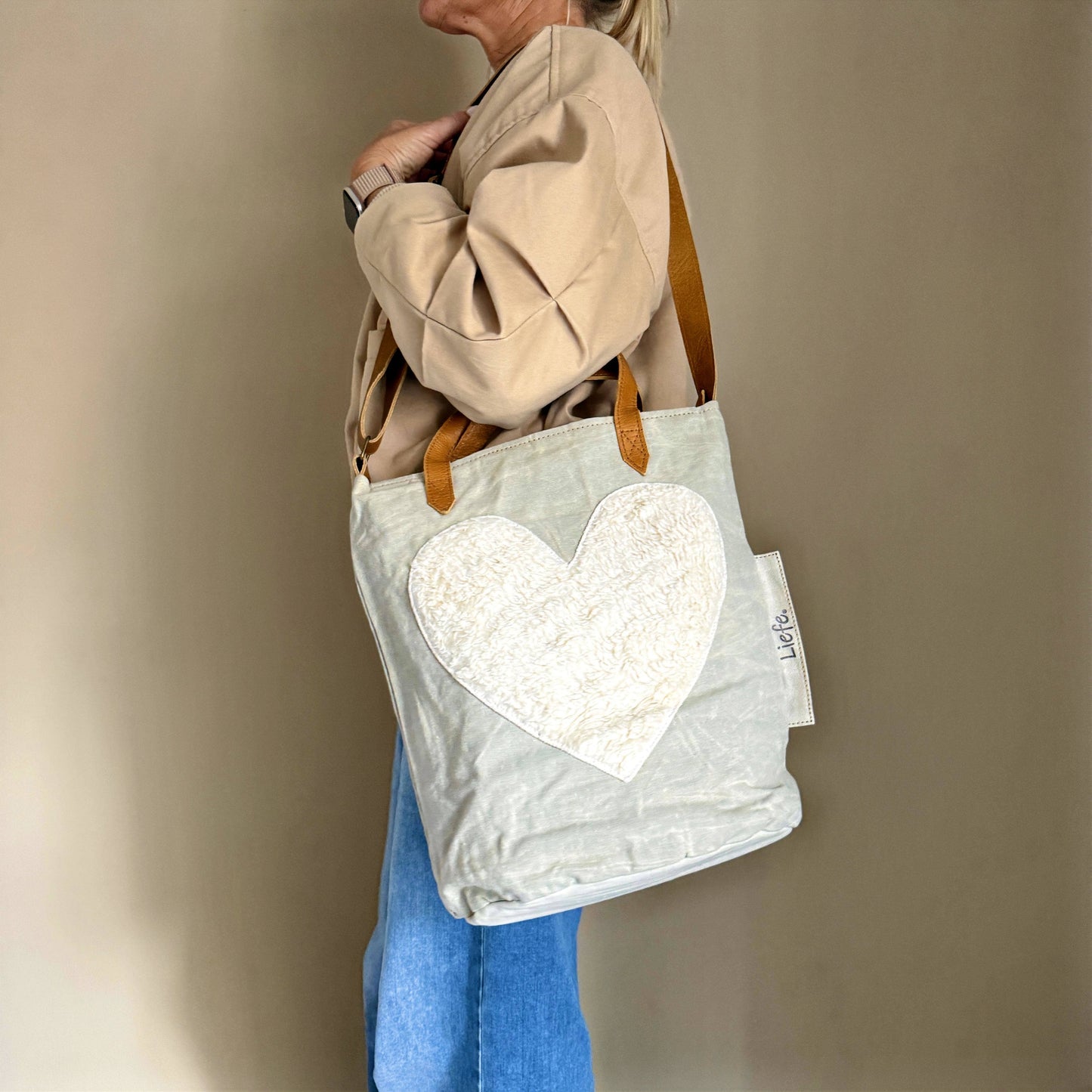 Liefe NL Crossbody Bucket Bag teddy heart - 2 style handle