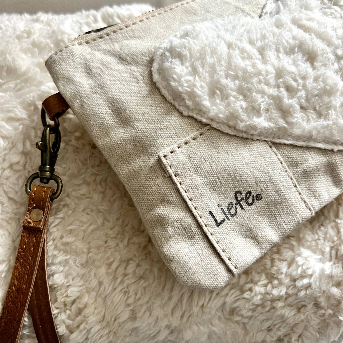Liefe NL Clutch teddy heart (vintage canvas light)