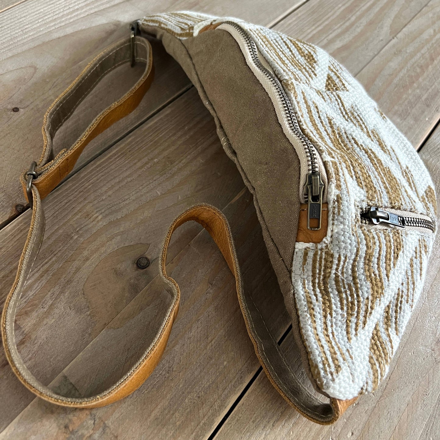 Liefe NL - Aztek BumBag
