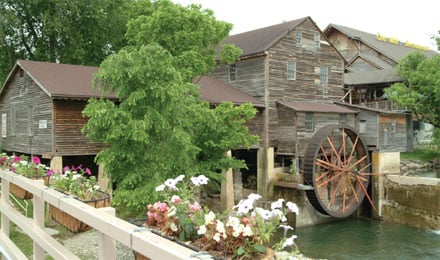 Pigeon Forge and Smokey Mountains Show Trip