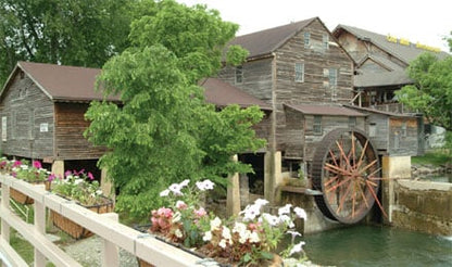 Pigeon Forge and Smokey Mountains Show Trip